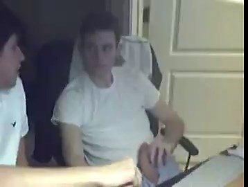 RT @ShitRandom69: letting my friend suck my cock and swallow my load