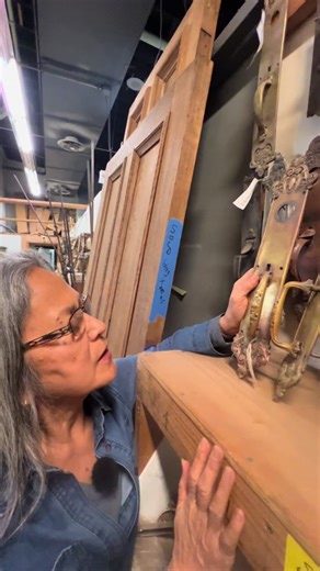 Massive selection of antique & vintage door pulls! What styles would you renovate your doors with? #oldegoodthings #antique #antiques #vintage #architecturetiktok #architecturelovers #architecture #architectural #interiordesign #buildingmaterials #salvage #reclaimed #hardware #doorpull