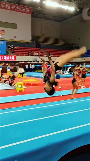 🤯 7 YEARS OLD and already tumbling like this?! 🔥 #Tumbling #Gymnastics #shorts