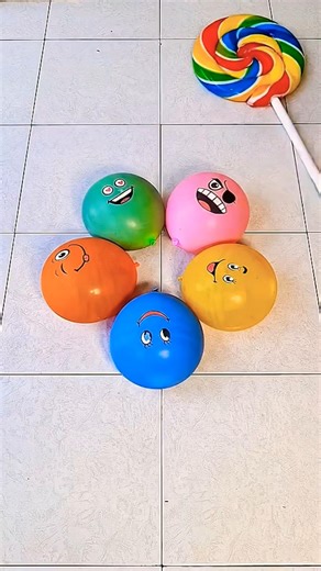 Five Smiley Water Balloon Popping 💥 Satisfying ASMR 😍 Green Pink Blue Orange Green #oddlysatisfying