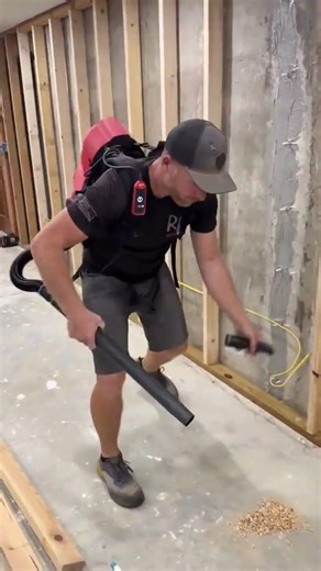 M18 FUEL™ 3-in-1 Backpack Vacuum | 0895 Video Credit: @rrbuildings