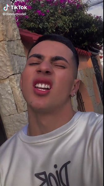 Quiero darte ❤️‍🔥 mira mis hitorias de insta 🥵 @dannymodel #trend #recuerdos #dior #fyp