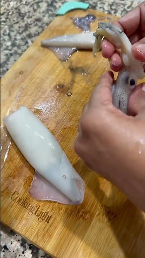 How to clean squid