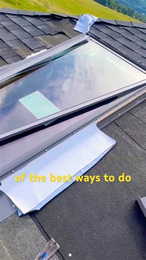 Proper step flashing Method for Skylights #diy #roofing #construction #skylights #velux #roofingwork