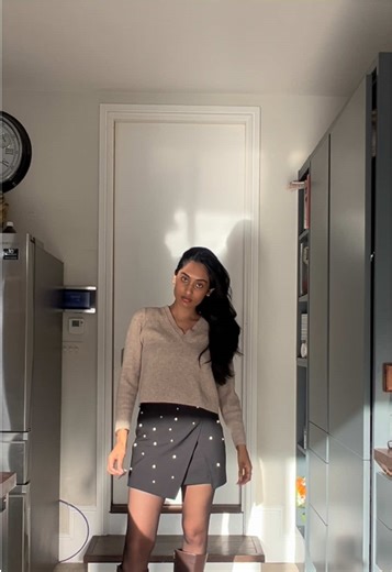 Brown or black boots? #model #actress