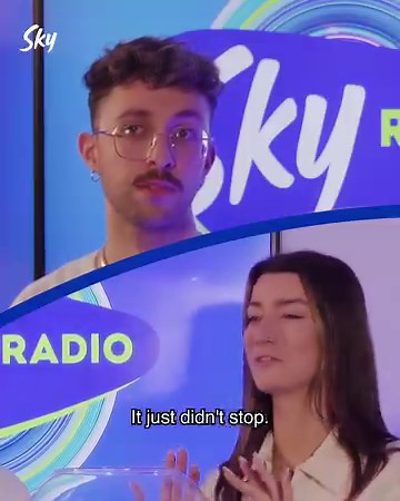 ‘En toen moest ik heel hard huilen…’ 🥹 RONDÉ deelt hun favoriete moment van de afgelopen jaren! 💙 | Sky Radio