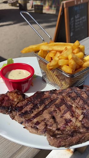 Restaurant L'Imprévu: Savourez la cuisine créole au Carbet