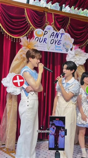 [ENG SUB]👤: Language one!​🌱: Saranghaeyo (korean).​👤: Oh! And for the second language, P'Bver​🦫: I love you.​👤: Oh! And for the third language?🌱: Wo ai ni (chinese).​👤: Oh!​🦫: Je t'aime (French).​👤: Oh! Je t'aime! Je t'aime! And for the fourth language... this is the last one. If you can do this one, it proves that we're really doing this. Turn and say it to the fans!🦫: Te amo (Spanish ).​👤: Oh! Any more?​🦫: More?🦫: Hak jao lai (I love you very much in Isan language).​👤: Oh! Any mo