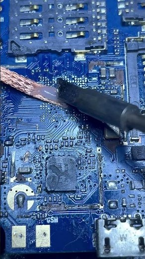 How to Use Desoldering Wick 🔧 Remove Solder Like a Pro #smartphone #windows