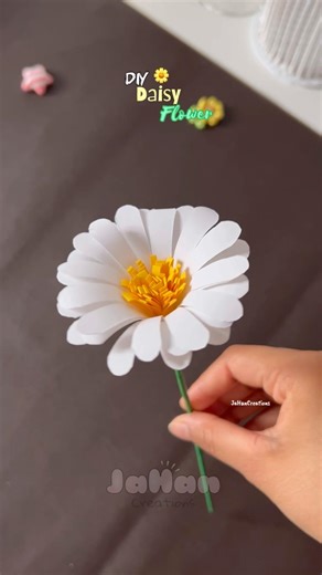 DIY easy paper daisy flower 🌼 #diy #paperflower #handmade #craft #shortvideo
