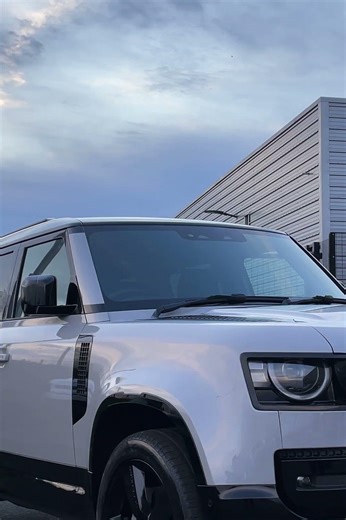 Defender 110 X-Dynamic SE D350 | Modern Luxury Meets Capability