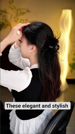 These elegant and stylish ostrich feather hair clips are perfect for autumn and winter!