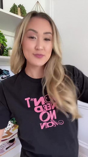 🖕🏼 to the man (except for jeremy lol) diy flip on the queen @alishamarie merch ✨