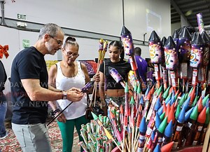 Crowds flock to Macoya for FireOne’s Boxing Day two-for-one sale - Trinidad and Tobago Newsday