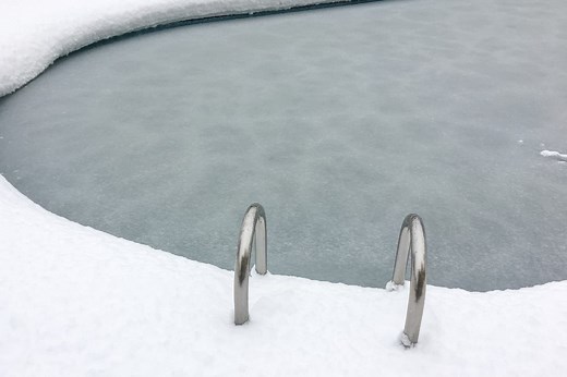 Can Salt Water Pools Freeze? What Happens If It Freezes? - Pool Buyer Advice