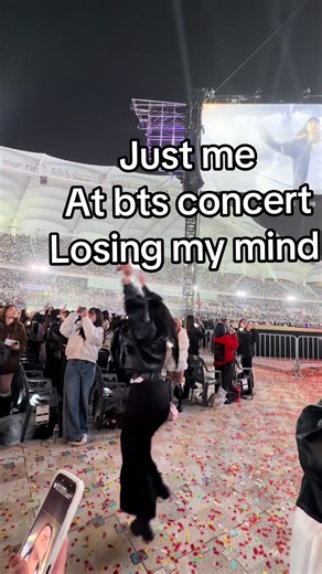 Iconic moments of me at bts concert 😅 هبلت خلاص هذاك نهار @BTS @mnijungkook #bts #hooligans #btsconcert