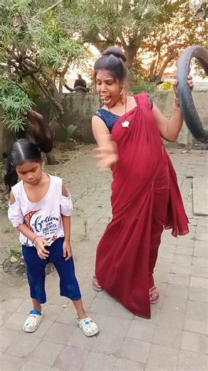 Introducing the "VitaWear SmartBand," a next-generation wearable gadget🎉