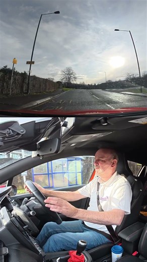 How to turn right with filter light onto dual carriageway