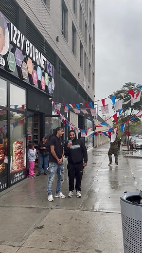 The balloon didnt wanna pop 😭 2481 Crotona ave ♥️🤲🏽 ( @Giddy Lefty )