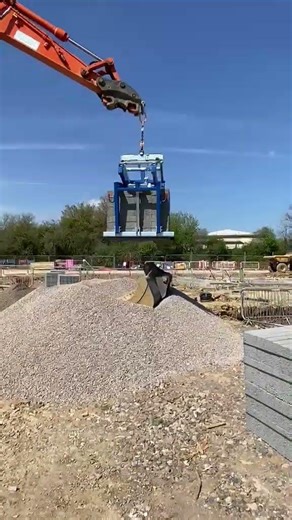brand new block grab being used by Hitachi digger for first time
