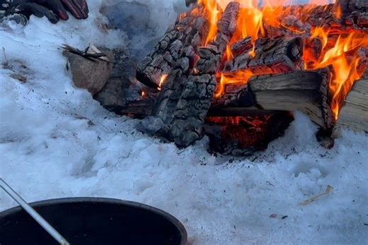 Base de Plein Air Mt-Tremblant on Instagram: "Attache ta tuque et mets tes mitaines parce qu’à la Base de Plein Air Mont Tremblant, on s’amuse dehors toutes les saisons ❄️🧣 Notre camp de la relâche, du 1er au 6 mars est parfait pour les jeunes de 7 à 16 ans qui veulent vivre l’expérience hivernale. Nous avons 4 journée d’activités de planifiées et une journée d’introduction au ski ⛷️ Les inscriptions sont ouvertes sur notre site web! Pendant l’hiver, nous recevons également plusieurs écoles en