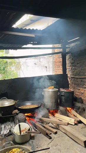 Ikan Mas Paling Enak di Warung Ema Eyot Bandung