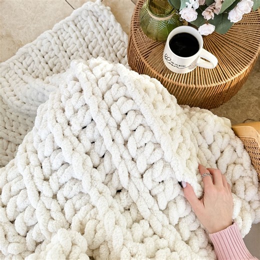 CROCHET PATTERN & VIDEO/ Chunky Cabin Throw, Jumbo Blanket Yarn Pattern, Easy Chunky Throw, Jumbo Crochet Blanket Pdf Pattern, 3 Sizes - Etsy Canada
