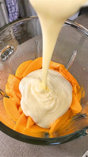 Cheesecake à la mangue ultra-crémeux avec 4 ingrédients