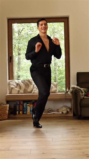 Weekly class demo ✨ On my classes I make them repeat only with the percussion 🥁 to make sure we understand the salsa music and we don’t memorize patterns, at the end of you learn how dance on that contra tempo you will be musical with ANY song . . 📍 @domambonyc 🕺 @javierescobar_slv #salsa #dance #latin #ny #mambo #salsaon2 | Javier Escobar