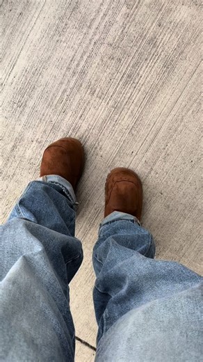 Stylish Cold Weather Outfit Ideas with Brown Boots