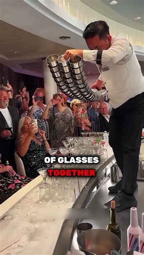 This Waiter Earns Thousands For Doing This! 🤯