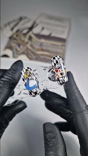 Alice in the Wonderland 🌟 #stampingtutorial #stampingnails #stampingdesign #nailart #nailsideas