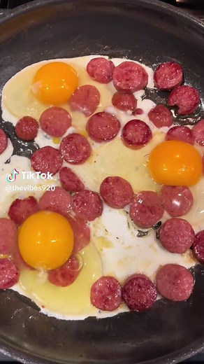 Quick and Easy Scrambled Eggs with Hot Dogs