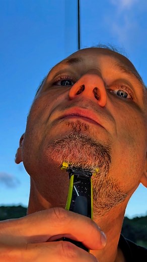 How good can different OneBlade Models shave? Middle Range or the Budget one? Shaving and testing beard shavers with me! OneBlade: Model Mana yang Menang? 😱 Lihat Hasil Mengejutkan! ون بليد: أي طراز يفوز؟ 😱 شاهد النتيجة الصادمة OneBlade: ¿Qué modelo gana? 😱 ¡Mira el resultado impactante! ワンブレード：どのモデルが勝つ？😱 衝撃の結果を公開！ OneBlade : Quel modèle gagne ? 😱 Découvrez le résultat choquant ! 원블레이드: 어떤 모델이 승리할까? 😱 충격적인 결과! OneBlade：哪个型号胜出？😱 结果太惊人了！OneBlade: Which Model Wins? 😱 See the Shocking Result