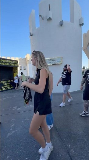 Walking Tour in Las Vegas Now: Explore the Bright Lights and Iconic Sights!