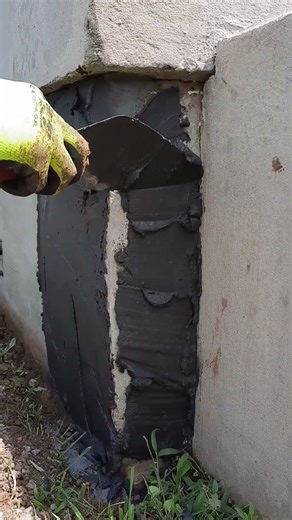 Parging! #parge #concrete #block #masonry #trowel #construction #brush #satisfying