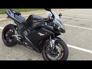 2007 Yamaha R1 walkaround / exhaust sound clip