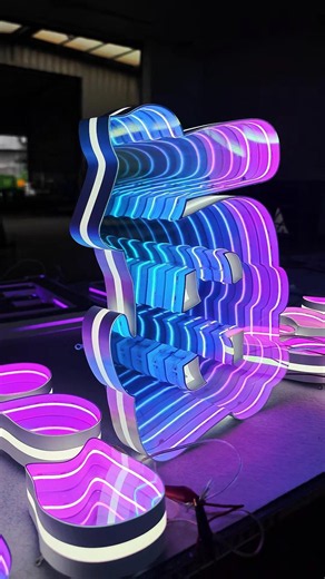 So far, this is the most beautiful sign I have ever seen!#neonlight#diyideas#signshop#signmaking