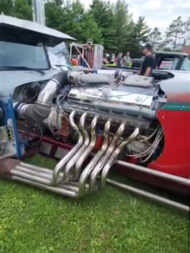 Peterbilt Hotrod!! #semitruck #hotrod #carshow