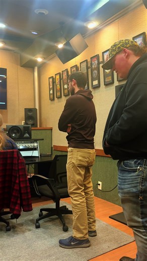 It’s finals at The RecW!! Students are getting graded on their best mix they’ve made this season. Good Luck Everyone! #LearnIt #MixIt #MasterIt #EntertainmentTechnology #therecw