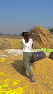 18K views · 7.5K reactions | Piche mummy dekho kitne khus hore | Khusiboora | Facebook