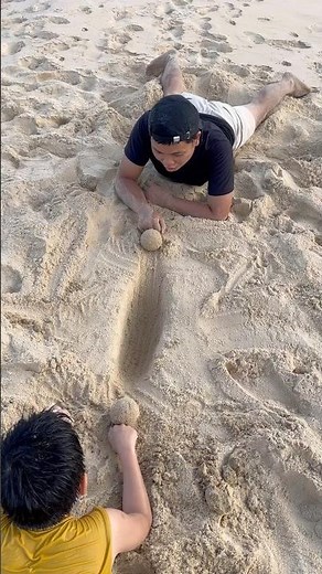 Chọi đất tuổi thơ | Ai sẽ chiến thắng | Dirt ball game #shortvideo