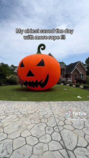 Hilarious Giant Inflatable Pumpkin Fail | House Hardy Halloween Ride