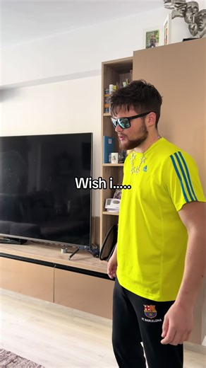 Vrei sa pleci dar nu ma nu ma iei Nu ma nu ma iei, nu ma nu ma nu ma iei Chipul tau si dragostea din tei Mi-amintesc de ochii tai Vrei sa pleci dar nu ma nu ma iei Nu ma nu ma iei, nu ma nu ma nu ma iei Chipul tau si dragostea din tei Mi-amintesc de ochii tai #romania🇷🇴 #relateable #meme #old #glorytoromania