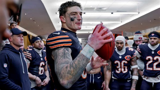 Rookie Colston Loveland delivers historic performance in playoff debut