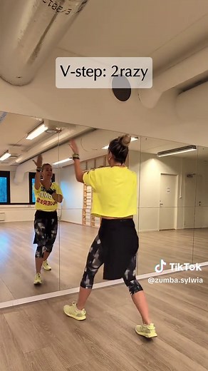 Prosty układ taneczny dla każdego - Zumba w domu!