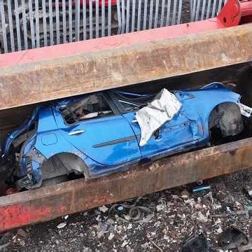 Renault Clio Car Crushed into a Cube 🧊 #automobile #scrapyard #renault #carcrushing