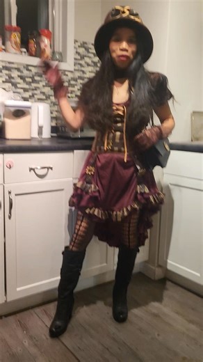 Ready for party🥳 #halloweencostume #everyone | Cris Blog's