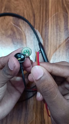 Bluetooth Neck Band One Side Problem Solved 🔊 | Tamil #airpods #repairing #bluetooth #shorts #fix
