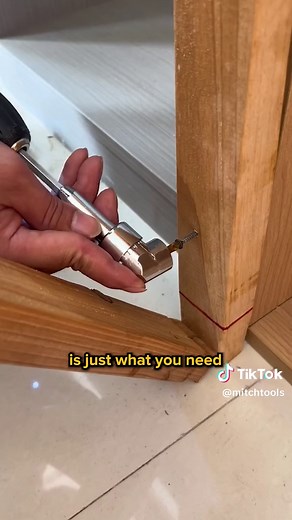 These 105˚Right Angle Drill Adapter gives you the best angle for screwing things in🔥🛠️ #tools #besttools #builder #drillbits